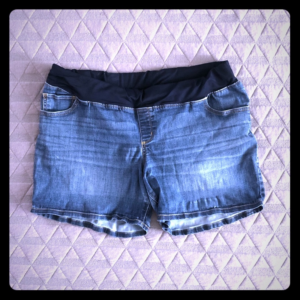 Liz Lange Maternity Shorts